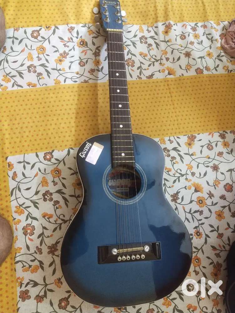 Givson Acoustic Guitar