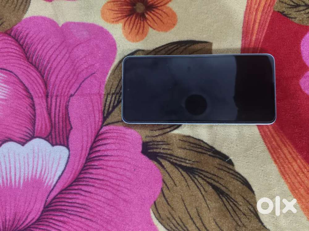 12Gb Ram,,256 Gb Rom,1 year old,nd orignal bil box nd orignal charger