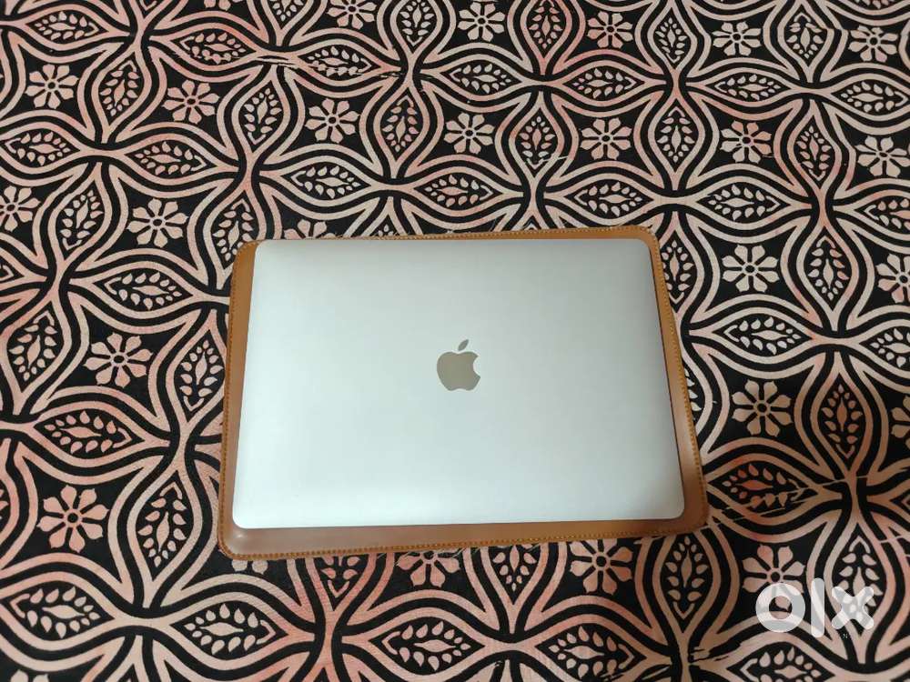 MacBook Pro 13 inch, M1, 8gb/256gb in excellent condition.