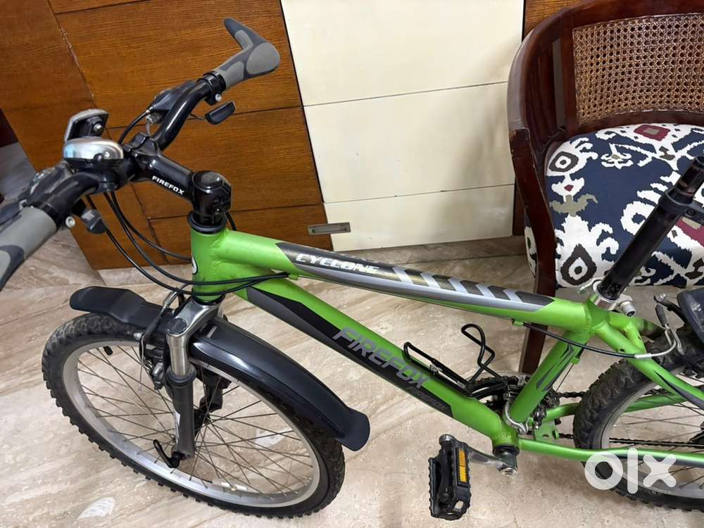 Bicycle: FIREFOX CYCLONE , Excellent Condition.