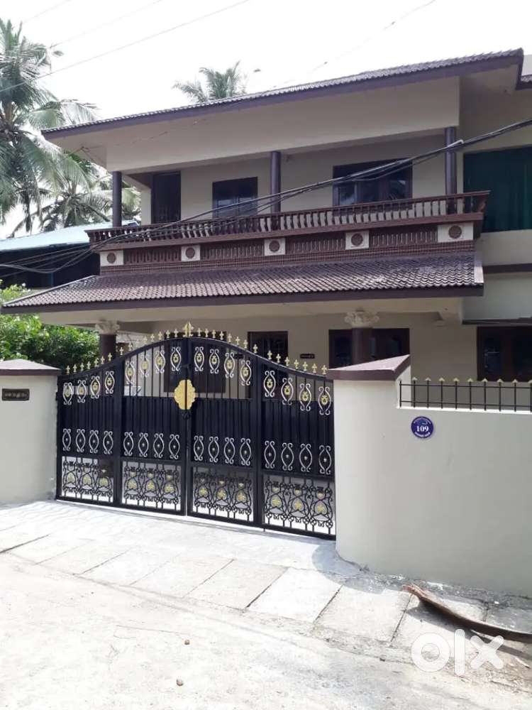 4BHK house for Rent Near Pkd Medical College/Near Manapullikavu Temple