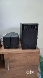 LG 5.1 Speakers