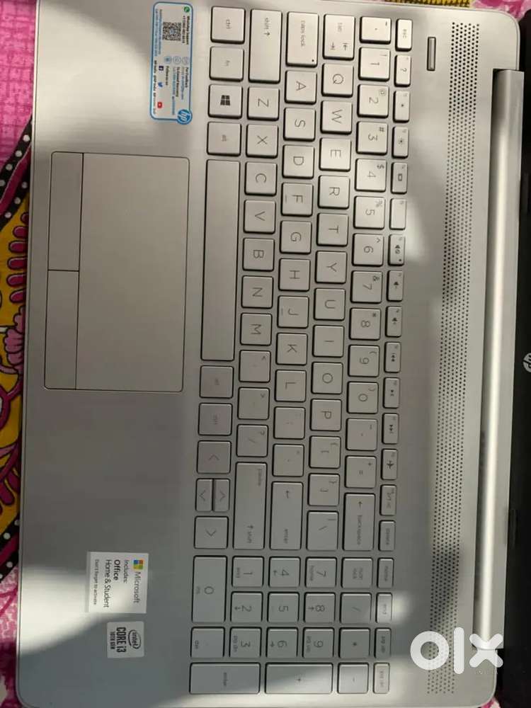 Brand New looking HP LAPTOP 1TB storage 8gb Ram Intel i3 10th