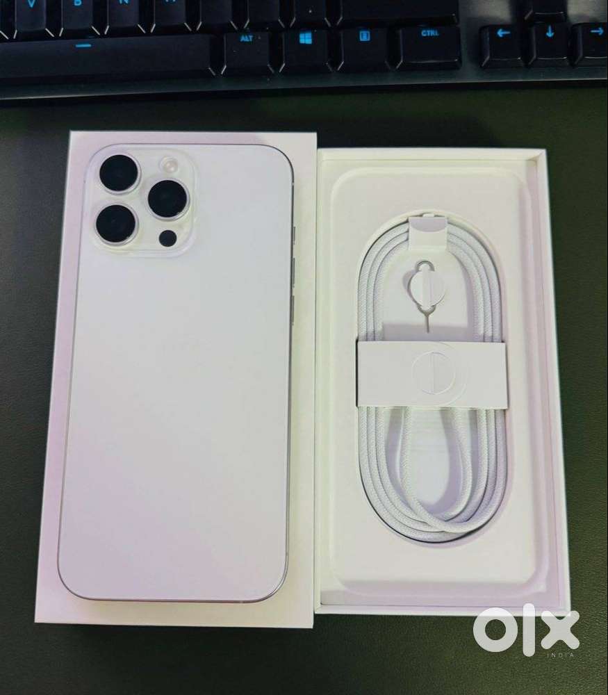Selling iPhone 16 Pro Open Box Piece, 98% Battery with Variant 128 GB.