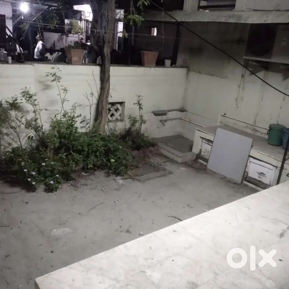 1 bedrooms hall kitchen semi furnished tenament for rent  vasna