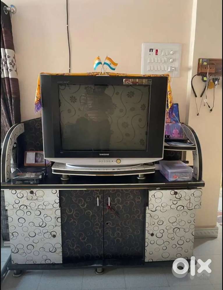 Tv and Tv showcase