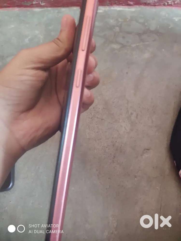 Ham ko new phone lana h is liye