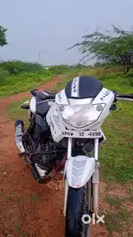 Apache RTR 180 white colour