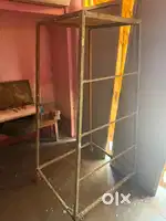 Iran penting and construction lader