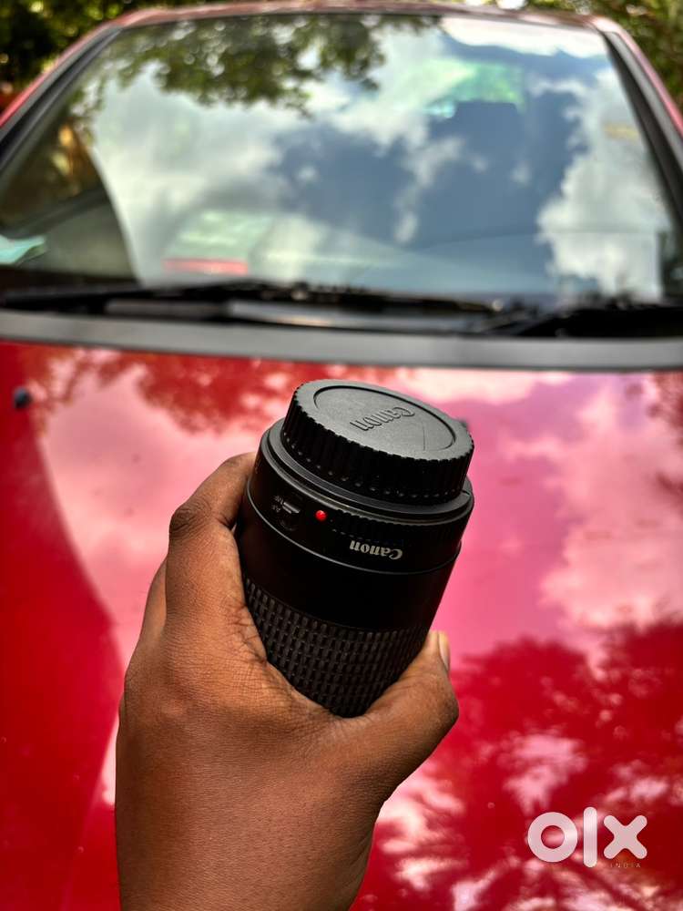 Canon EF 75-300mm Telephoto Zoom Lens