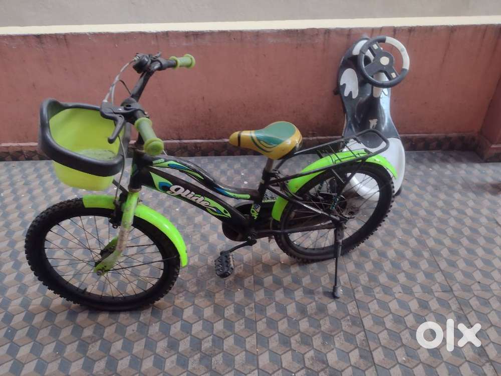 Kids cycle 6-8 years yrs with back rest and side wheels