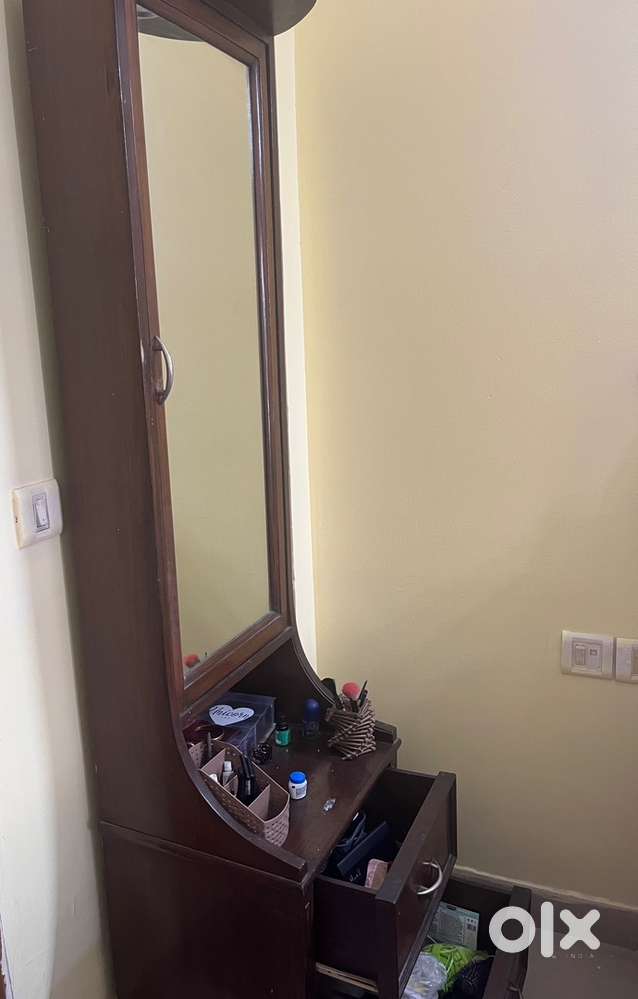 Dressing table wooden