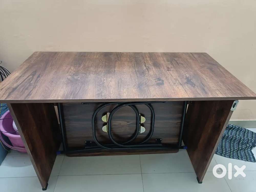 Computer table 4 feet