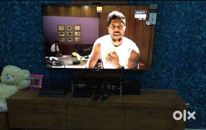 Few months old 46 Wide Screen UHD LEDTV with HDMI n USB Superb clarity