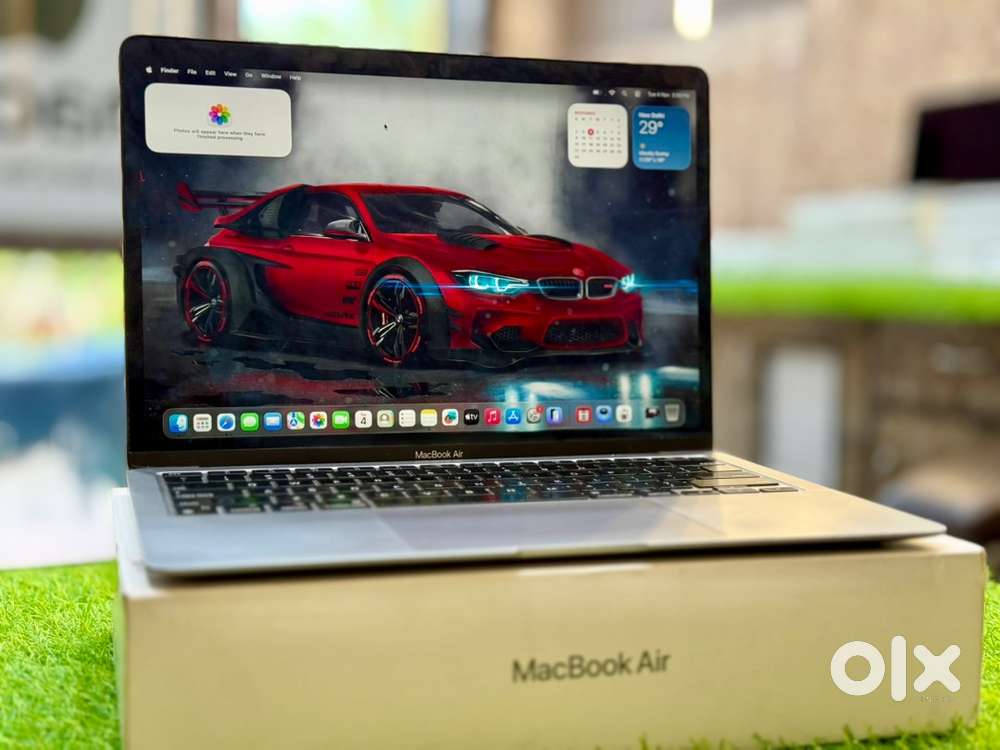 Apple MacBook Air M1 – 8GB  256GB  Excellent Battery