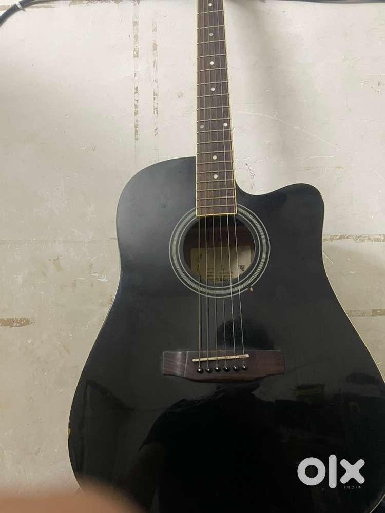 Semi Acoustic guitar 6 strings