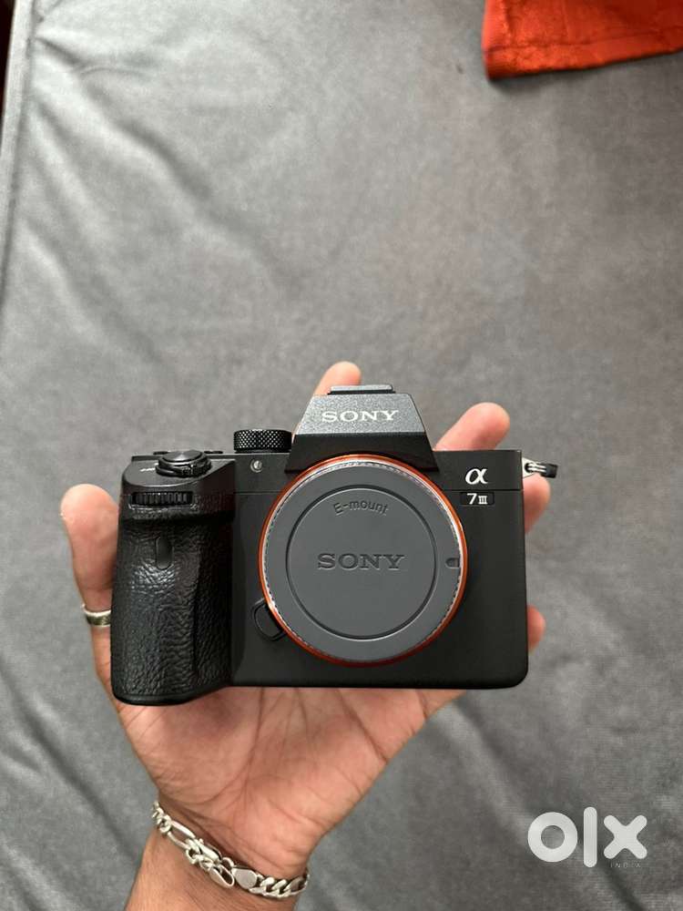 Sony a7iii Body / Sony FE 1.8 50mm / Charger / Battery / SD card / Bag