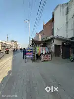 L-shaep shop for sell on road