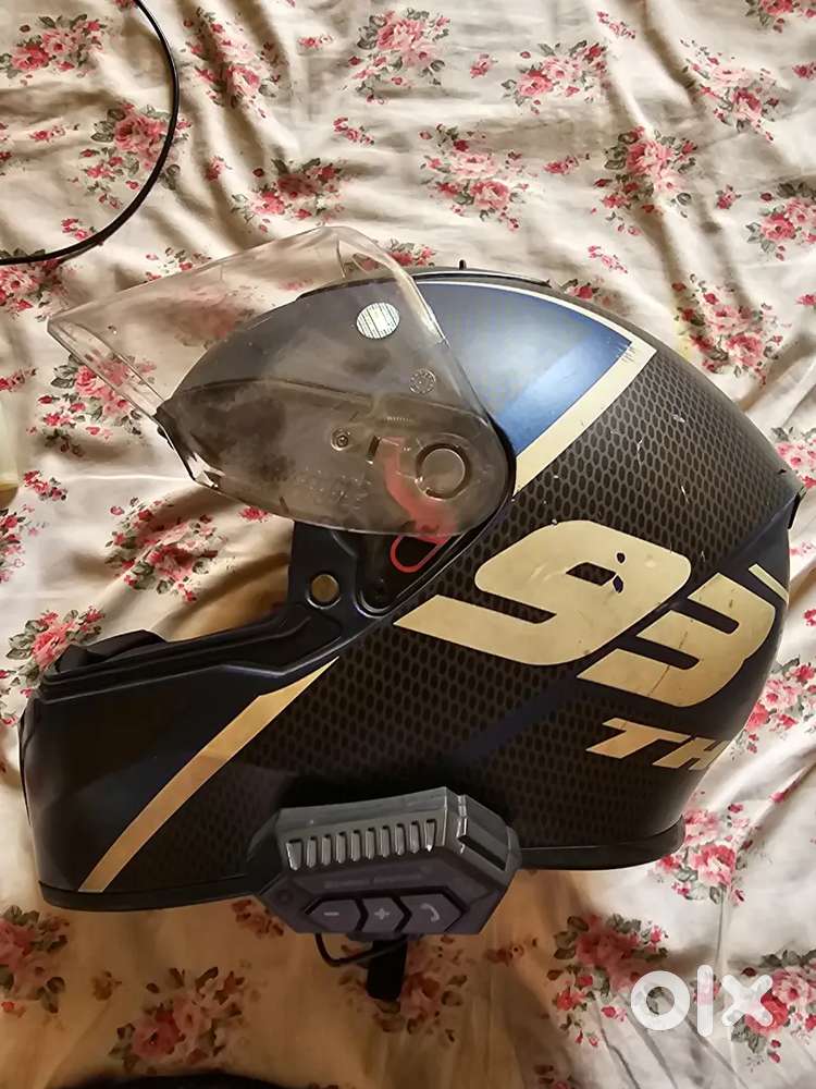 Studds thunder helmet with bluetooth headset