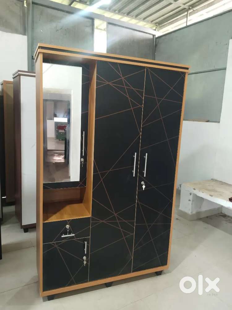 Wardrobe/steel almara