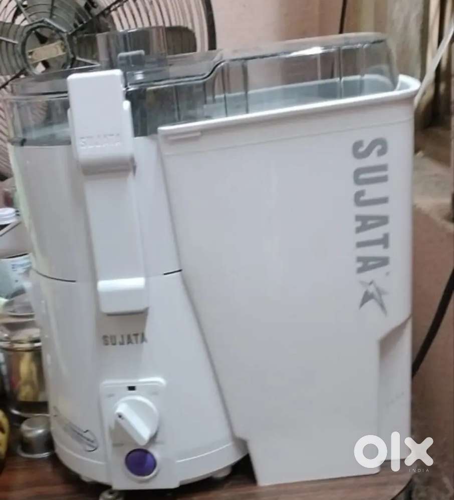 Sujata juicer machine