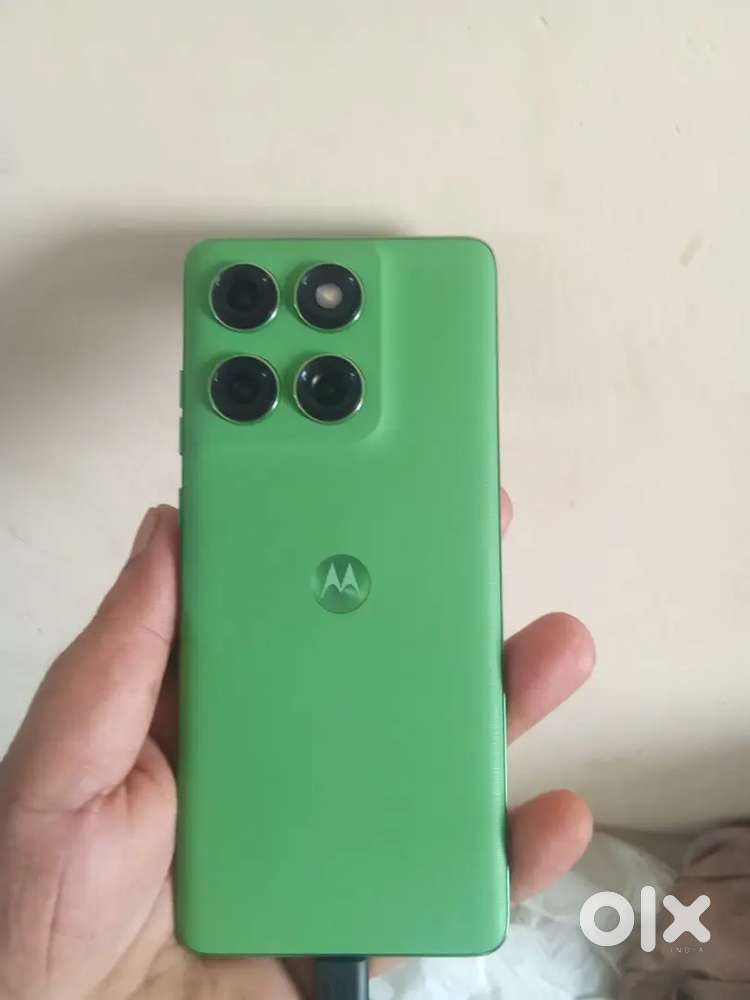 Motorola edge 60, online price 26000