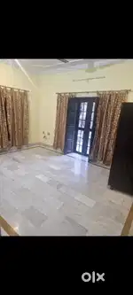 1 BHK floor available for rent at low price. Bachelors allowed.