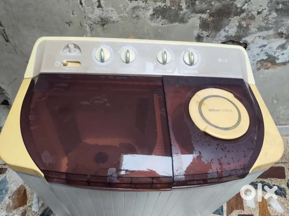 LG 7 kg working condition semi automatic washing machine