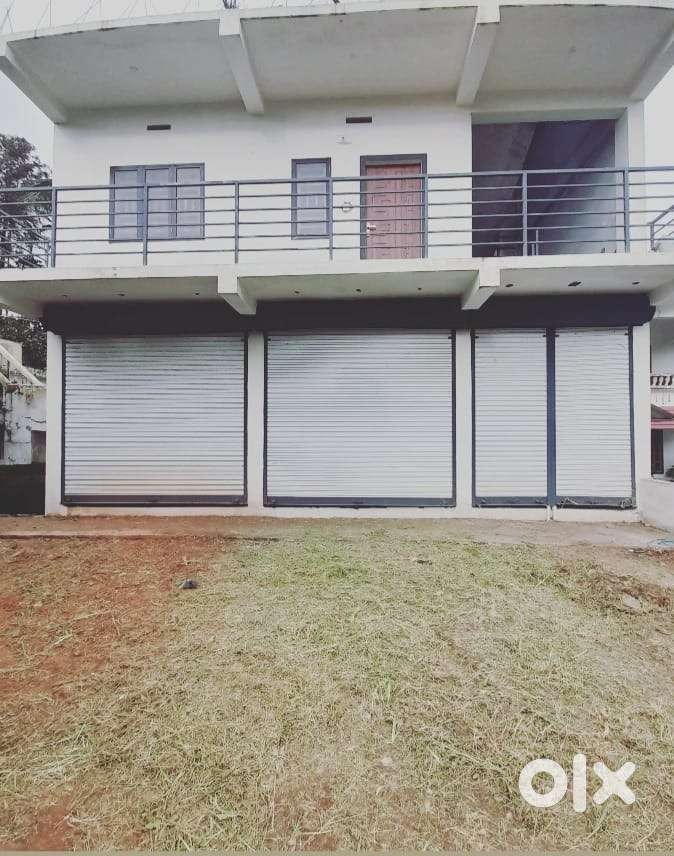 Shop room for rent
