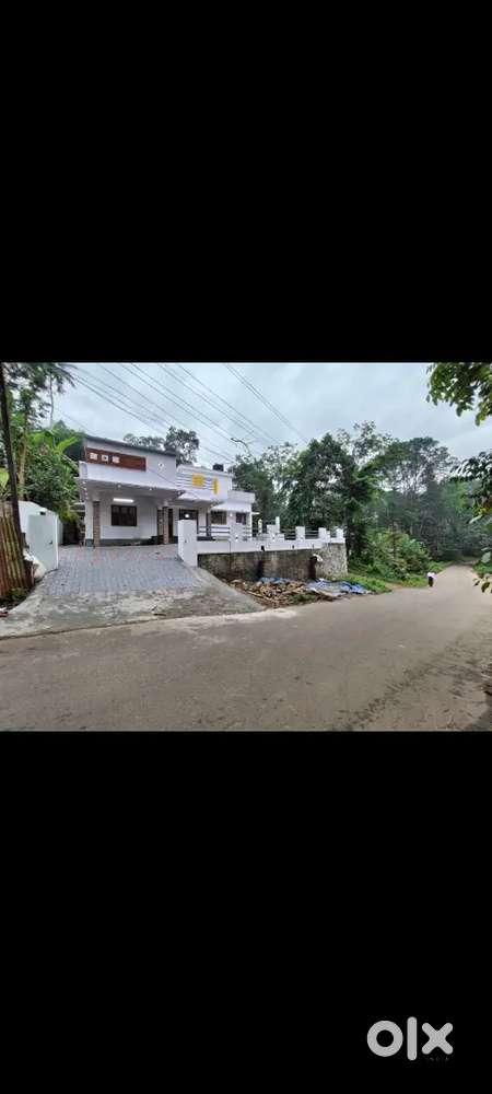 1720 sqft, 9.50 cent 3 bhk 2 attached
