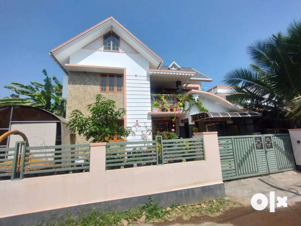 Beautiful 2100 Sq ft 4BHK Villa for Sale at MG kavu Thrissur