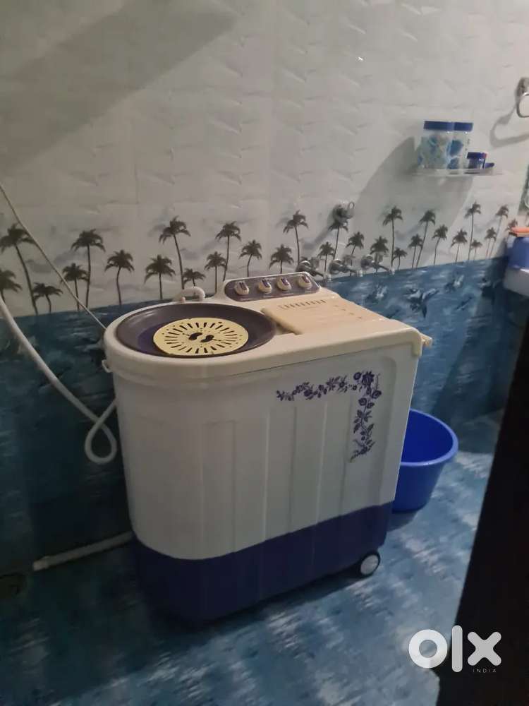 Whirlpool washing machine (Semi-automatic)