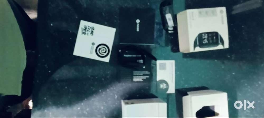 Noise color fit icon 2 smart watch model number NSW-414 brand noise