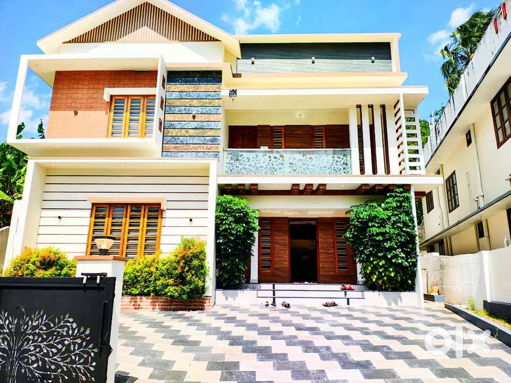 8.cent Big House trivandrum PEYAD