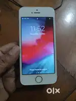 iPhone 5s - Rs 3999