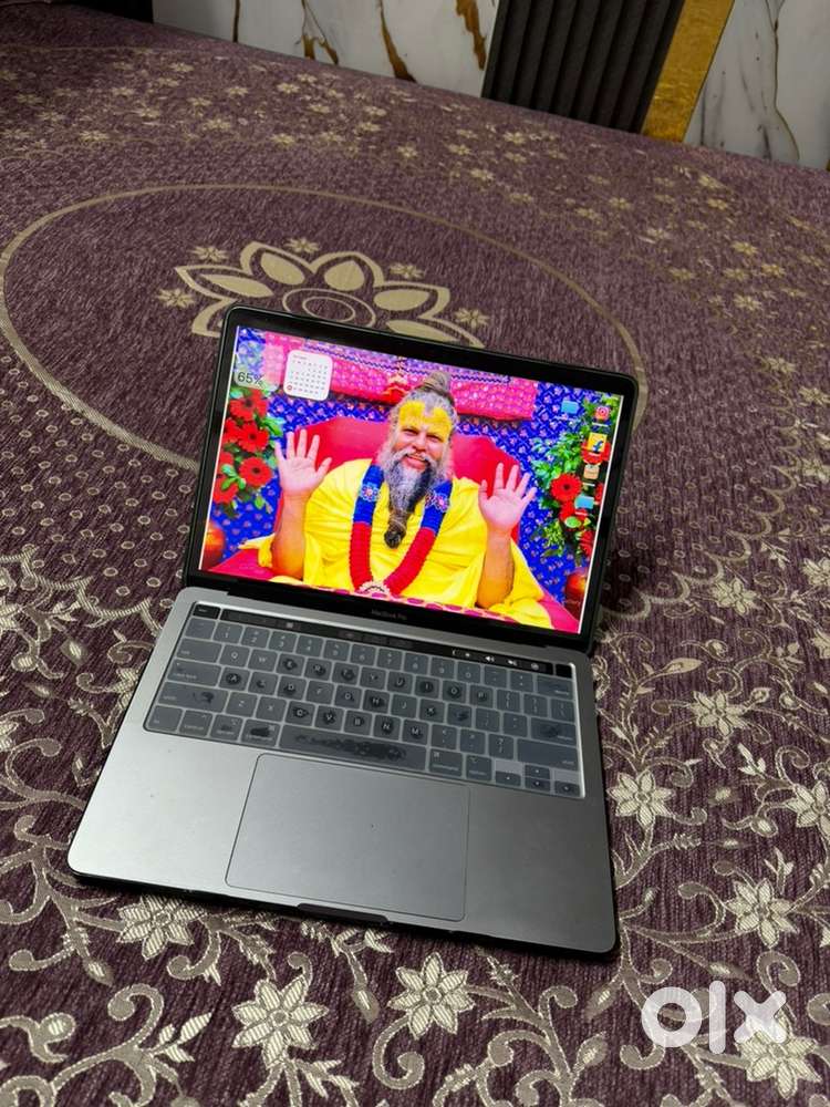 Apple MacBook Pro touch screen 2020