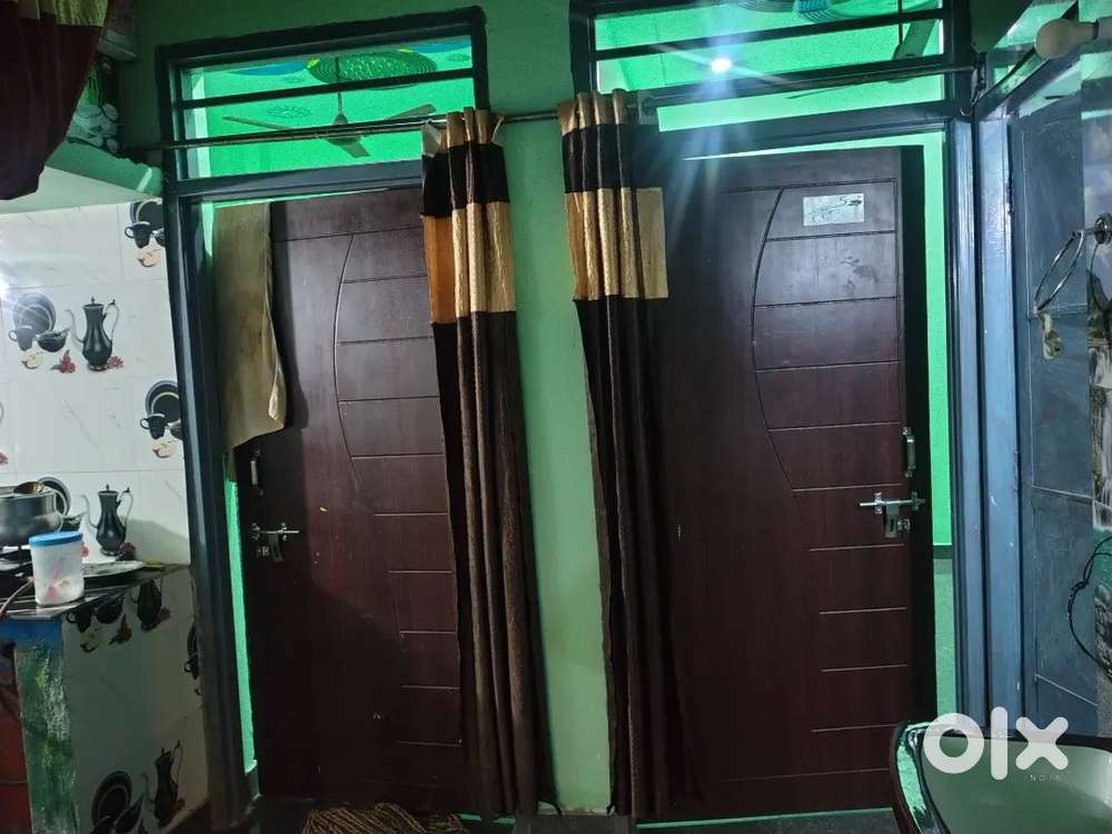 01 floor complete hai baki 02 nd par lenter nahi lga teen ka hai