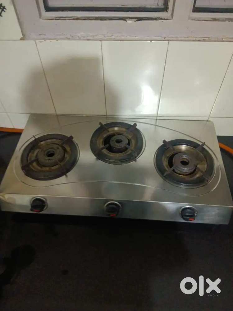 Gas Stove with three stove