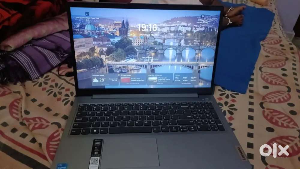 Lenovo 12th gen i3 1225U
