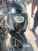 green colour scooty bus 18000 kilometer Chali Hai