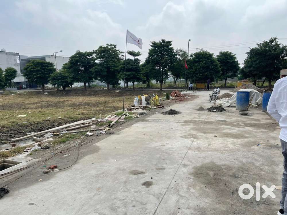 East facing plot with park near to it