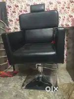 Saloon chair and two mirror
