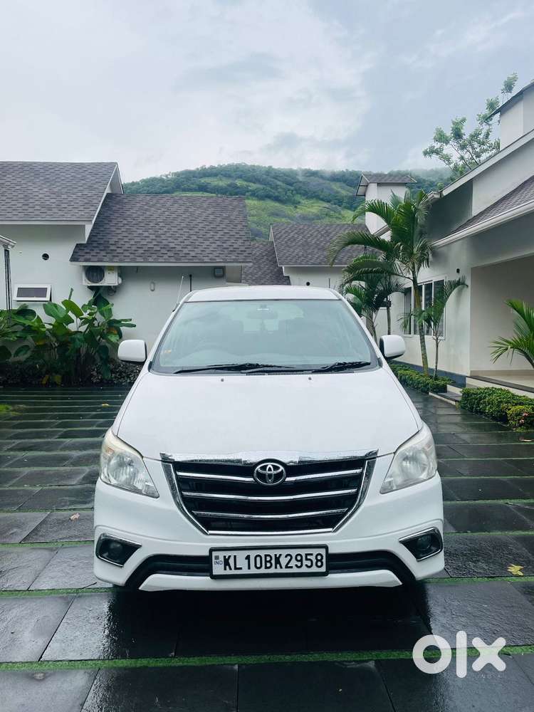Toyota Innova 2.5 G (Diesel) 7 Seater BS IV, 2012, Diesel