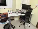 18days old office table