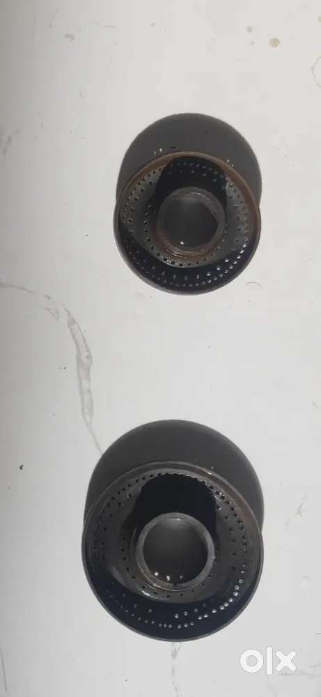 A pair of Gas burner of  brass and blade of kitchen fan rs 100