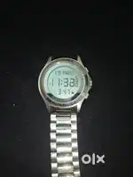Working condition watch only the glass has been chipped out