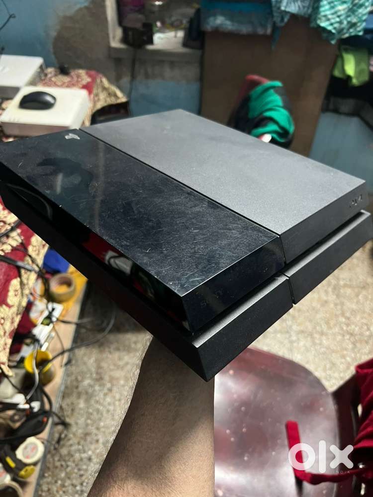 PS4 with one remote in good condition