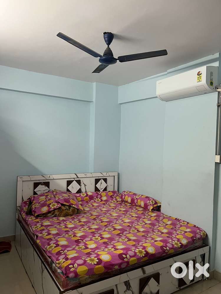 Ready to Move 3 bhk Full Furnished 1100 sqft area
