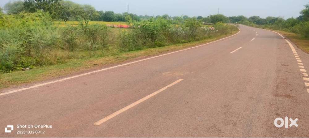 6650 Sq on road land for Sale (15 dicmil)