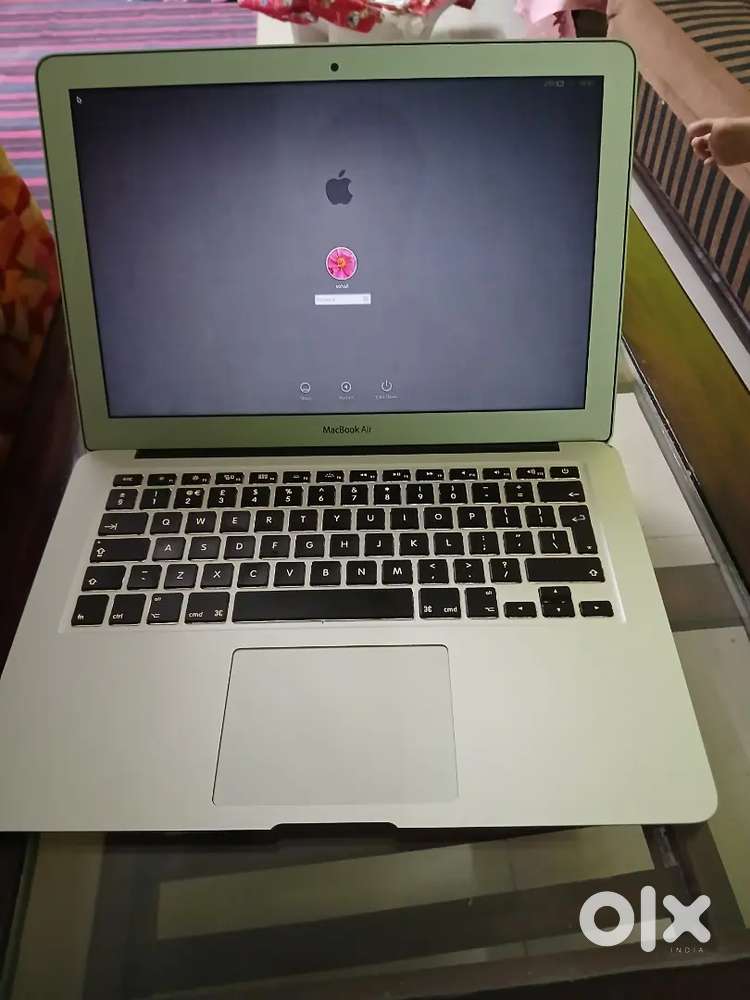 Mac book air 2013 model